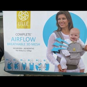 Brand new Líllébaby carrier, only used once.